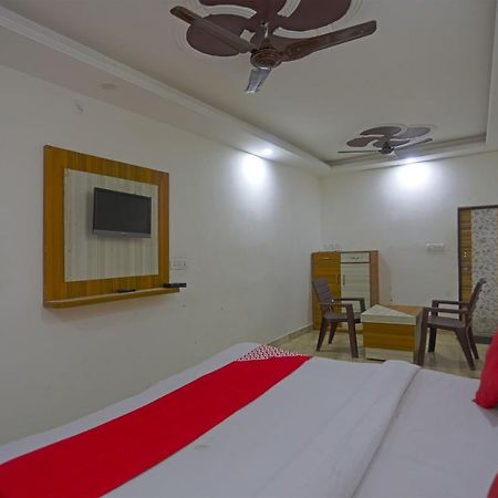 Oyo Flagship 79289 Hotel Grand Keshav גאזיאבאד מראה חיצוני תמונה