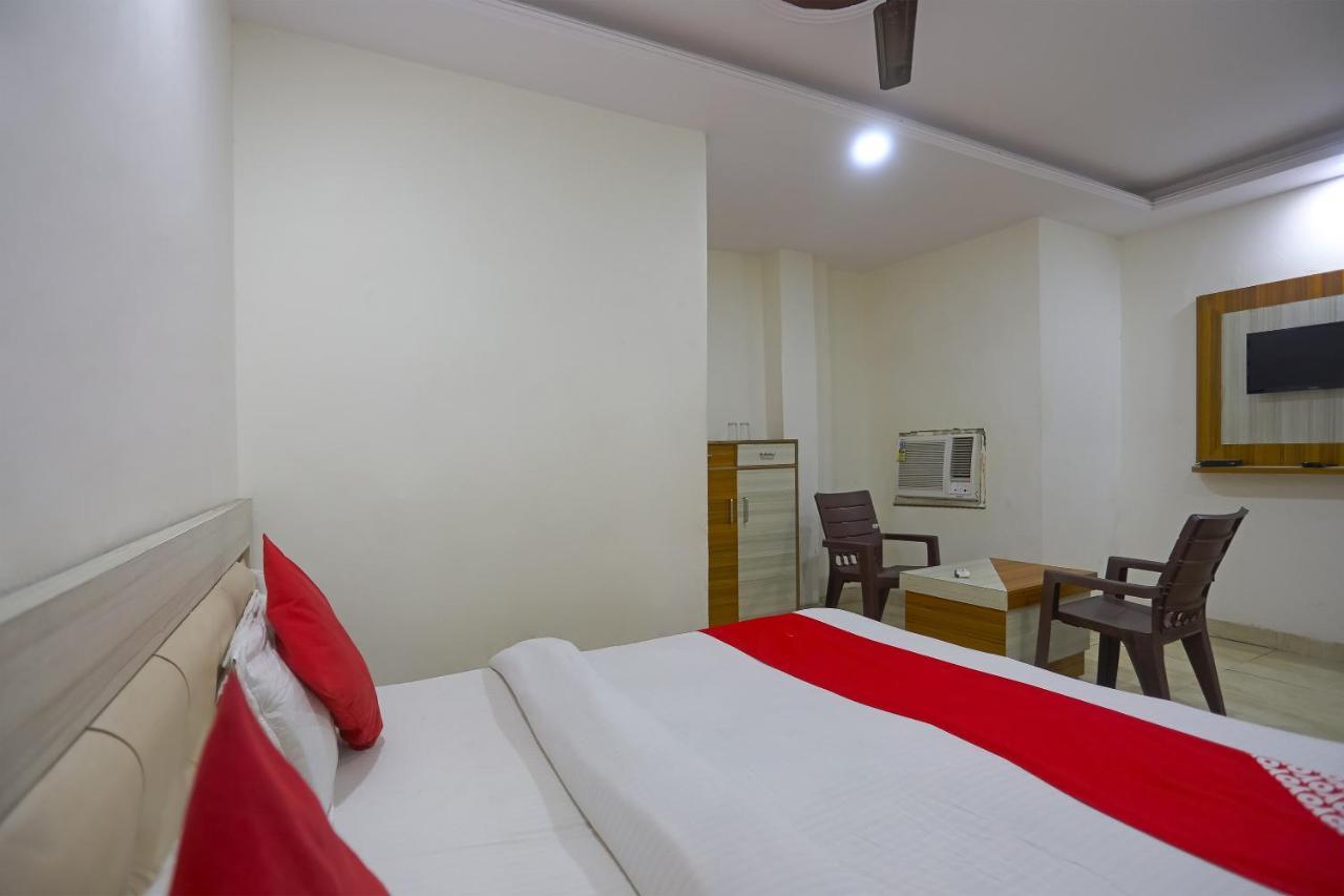 Oyo Flagship 79289 Hotel Grand Keshav גאזיאבאד מראה חיצוני תמונה
